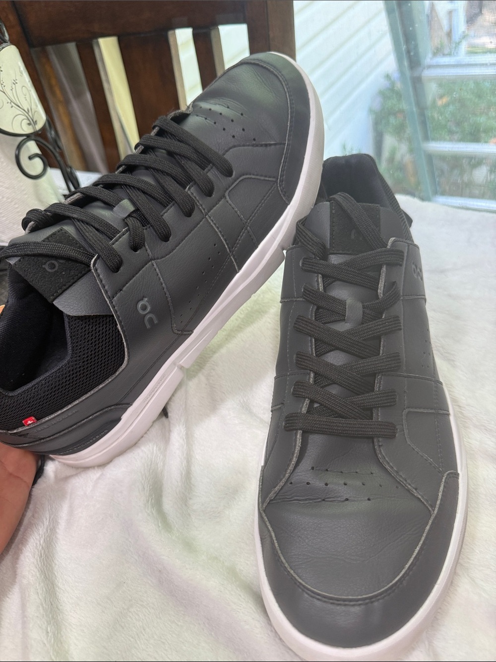 On Running Men's Low-Top Sneakers in Black and White